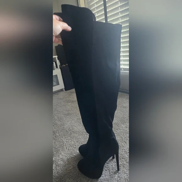Elegant Black Over-the-Knee Boots - Picture 3 of 9